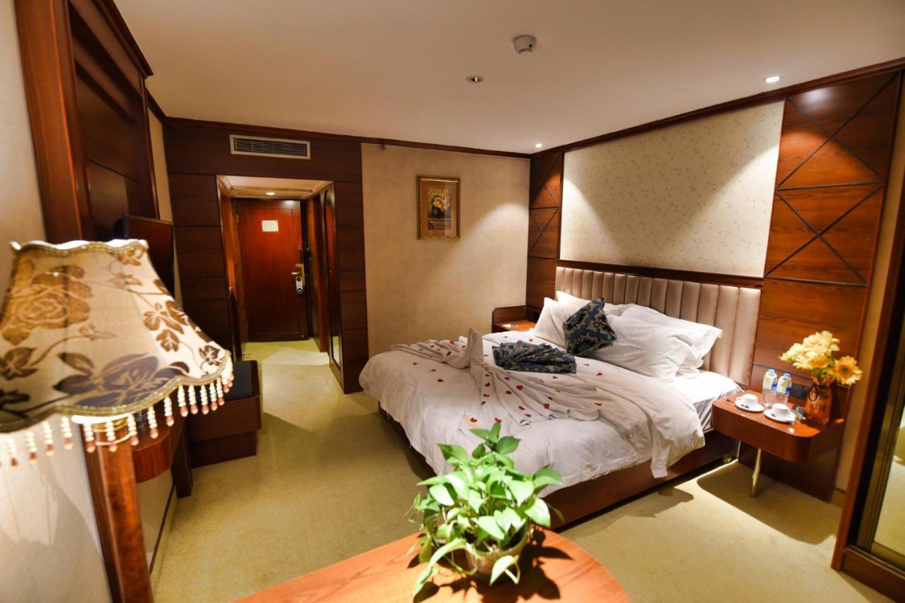 Harbin Bremen Train Station Hotel Bagian luar foto
