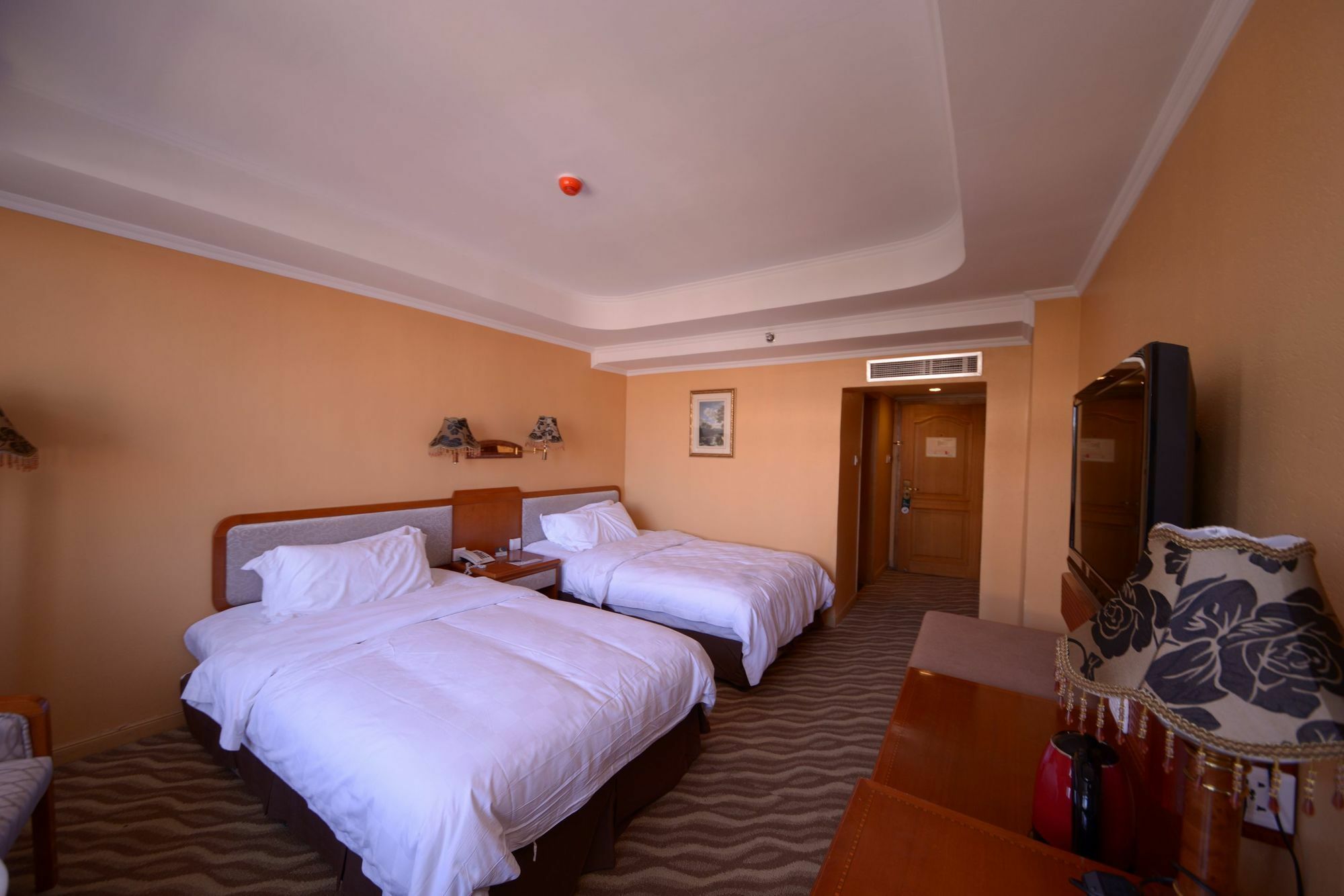 Harbin Bremen Train Station Hotel Bagian luar foto